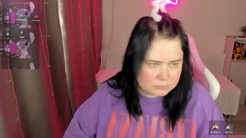 LinaBoo online show from April 15, 2026, 7:37 am