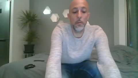 Snapshot of benbare13 chatting on February 20, 2025, 5:07 pm benbare13 online show from February 20, 2025, 5:07 pm