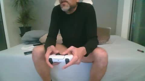 Snapshot of benbare13 chatting on February 26, 2025, 6:32 pm benbare13 online show from February 26, 2025, 6:32 pm