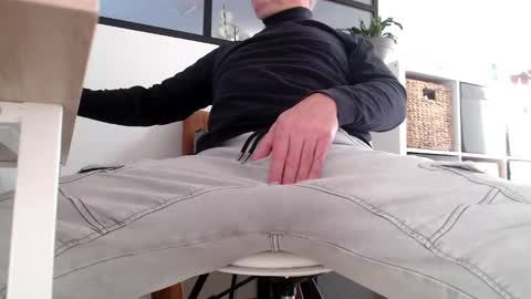 Snapshot of bencobra chatting on December 4, 2024, 8:45 am bencobra online show from December 4, 2024, 8:45 am