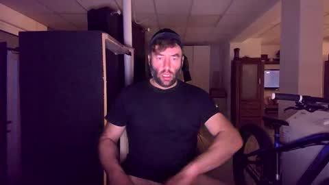 Robert  1984 online show from October 12, 2025, 9:58 pm