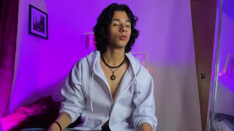 benjamin_fiore online show from December 10, 2024, 5:28 am