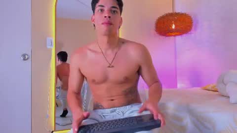 Snapshot of benjamin_more chatting on June 19, 2026, 5:01 am BENJAMIN online show from June 19, 2026, 5:01 am