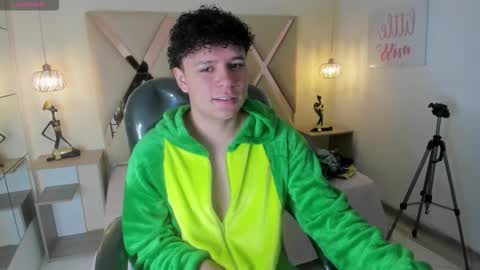 BENJAMIN online show from October 4, 2025, 8:07 pm