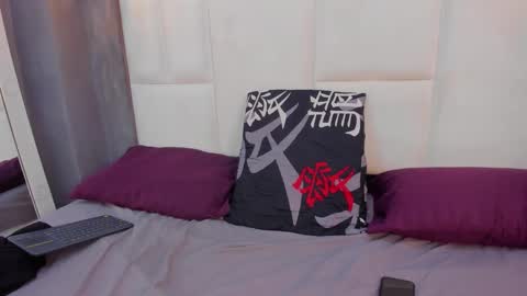 bennett_alejoo online show from October 3, 2025, 2:36 pm