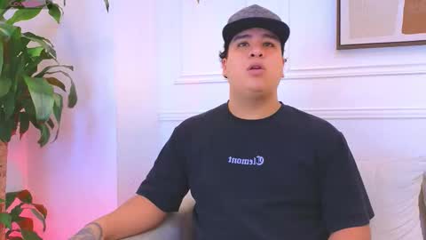 bennett_alejoo online show from February 12, 2026, 6:25 pm