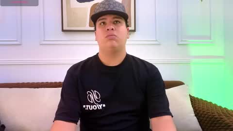 bennett_alejoo online show from May 17, 2026, 6:48 pm