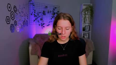 Snapshot of benny_duglas chatting on October 13, 2025, 11:21 am Benny online show from October 13, 2025, 11:21 am