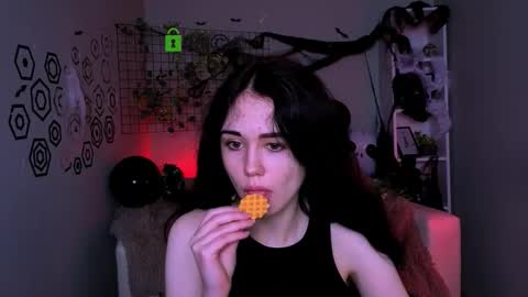 Snapshot of benny_duglas chatting on October 28, 2025, 10:19 am Benny online show from October 28, 2025, 10:19 am