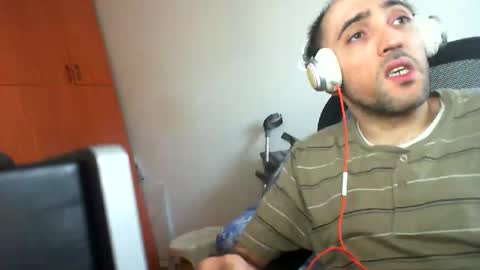 bentish online show from November 25, 2025, 9:42 am