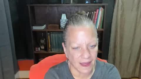 DeniseDavid online show from April 30, 2026, 2:18 am