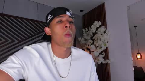 bento_fox online show from December 4, 2025, 3:05 am