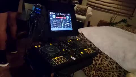 Snapshot of bentpilot chatting on November 24, 2025, 12:49 pm bentpilot online show from November 24, 2025, 12:49 pm