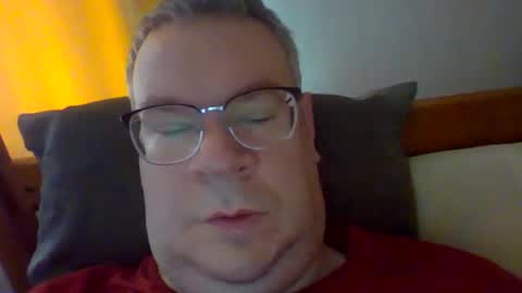 Snapshot of bentre2022 chatting on July 18, 2026, 1:04 pm SimonJones2000 online show from July 18, 2026, 1:04 pm