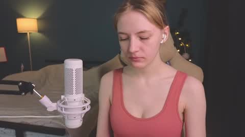 Snapshot of benty_bunny chatting on January 9, 2025, 6:26 pm Alice online show from January 9, 2025, 6:26 pm