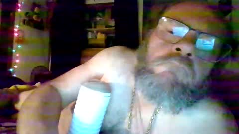 Snapshot of bergeeric1970 chatting on April 16, 2026, 4:02 am bergeeric1970 online show from April 16, 2026, 4:02 am