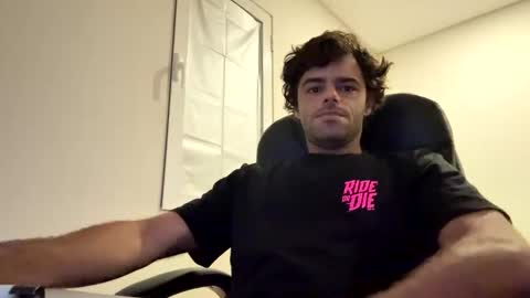 Snapshot of berltex chatting on October 26, 2025, 6:41 am Berltex online show from October 26, 2025, 6:41 am