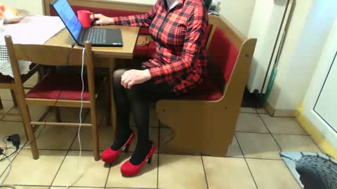 Bernadetanylon online show from March 20, 2026, 6:07 am