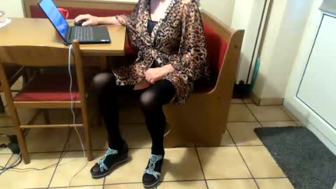Bernadetanylon online show from July 23, 2026, 4:21 am
