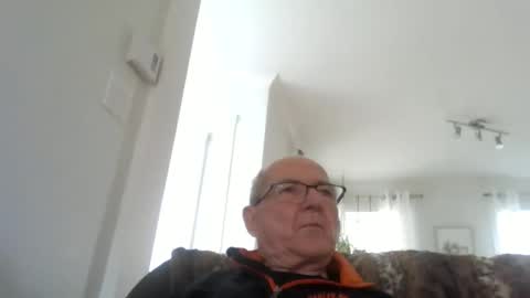 bernard1102 online show from May 29, 2026, 1:09 pm