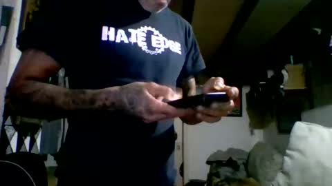 Snapshot of bernatoxic chatting on May 6, 2026, 9:42 pm Berni SUAVE online show from May 6, 2026, 9:42 pm