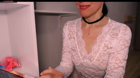 berry2024 online show from January 16, 2026, 8:18 am