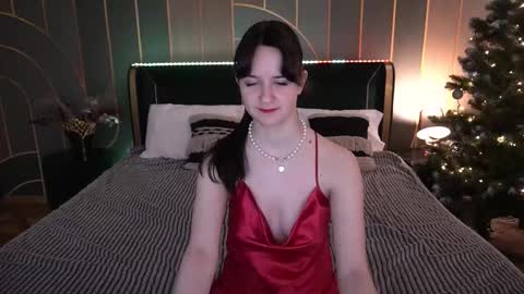 Violette online show from December 16, 2025, 7:24 am