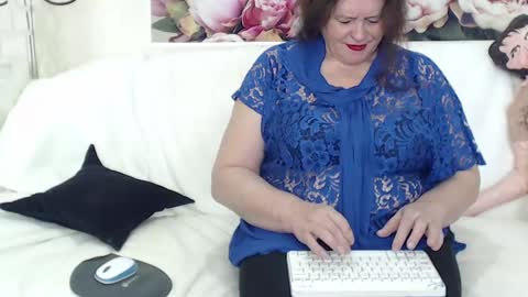 Snapshot of berryshickx chatting on February 15, 2025, 11:28 am BerryShickX online show from February 15, 2025, 11:28 am