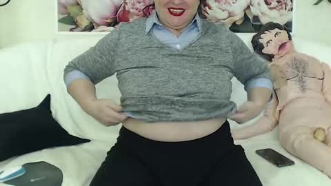 Snapshot of berryshickx chatting on February 17, 2025, 8:52 am BerryShickX online show from February 17, 2025, 8:52 am