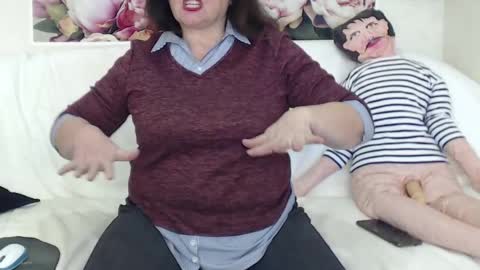 Snapshot of berryshickx chatting on February 25, 2025, 11:41 am BerryShickX online show from February 25, 2025, 11:41 am