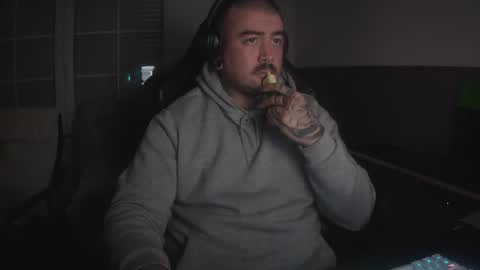 berto3389 online show from February 2, 2026, 12:31 am