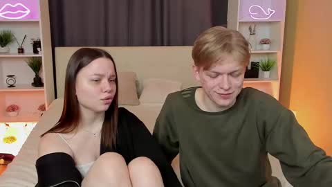 Snapshot of best_trip chatting on March 1, 2025, 6:46 am Danny and Kira online show from March 1, 2025, 6:46 am