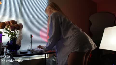 Snapshot of bestblondiiecb chatting on January 3, 2025, 11:33 pm Chloe Next stream on Friday online show from January 3, 2025, 11:33 pm