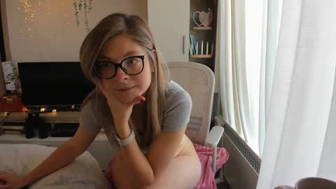 Vicky   online show from February 26, 2026, 7:51 am