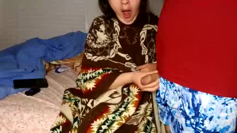 Snapshot of bestia_bella_sex chatting on March 8, 2025, 1:47 pm Rugal y angel online show from March 8, 2025, 1:47 pm