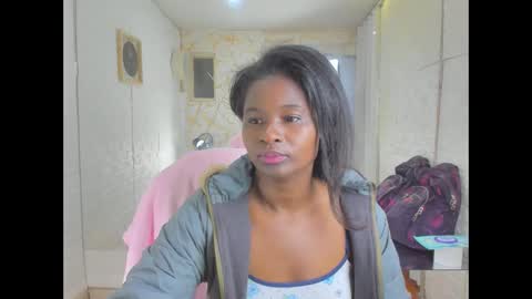 Snapshot of betany_grey chatting on February 17, 2026, 3:47 am Betaby grey online show from February 17, 2026, 3:47 am