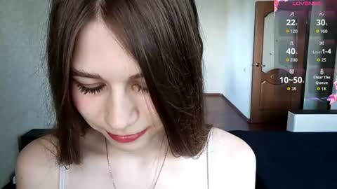 Snapshot of bethkallberg chatting on July 6, 2026, 11:07 am Leila online show from July 6, 2026, 11:07 am