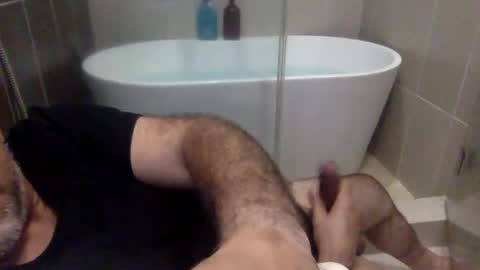 Snapshot of betoooox chatting on October 22, 2025, 11:04 pm Virtual Gentleman online show from October 22, 2025, 11:04 pm