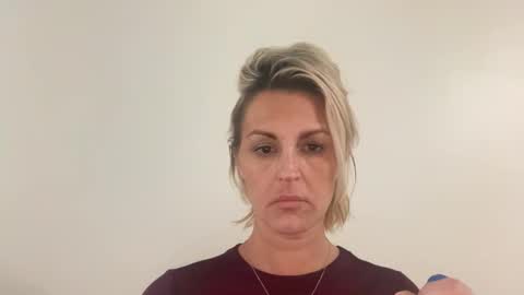 Snapshot of betterconvobesttime chatting on November 27, 2025, 6:15 am Best Time and Even better Convo online show from November 27, 2025, 6:15 am