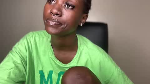 Snapshot of betty_fire_ chatting on February 8, 2025, 8:32 pm Adah online show from February 8, 2025, 8:32 pm