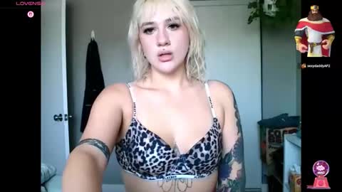 Snapshot of bettybadnews chatting on June 9, 2026, 5:35 pm bettybadnews online show from June 9, 2026, 5:35 pm