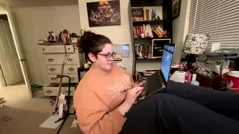 Snapshot of bettycake666 chatting on December 12, 2024, 10:13 am Betty Cake online show from December 12, 2024, 10:13 am