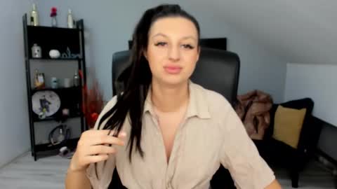 bettyjamess online show from November 7, 2025, 5:07 am