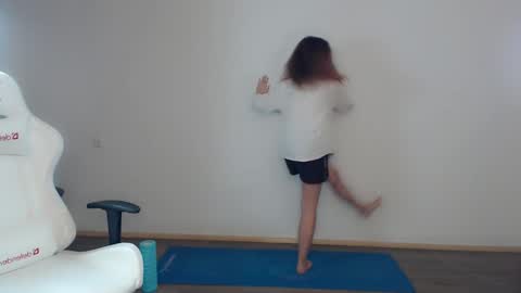 Snapshot of bettystar_ chatting on December 13, 2024, 1:44 pm Betty online show from December 13, 2024, 1:44 pm