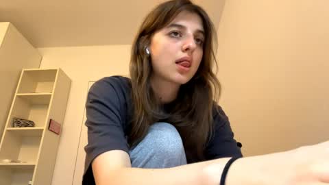 Lina online show from May 17, 2026, 5:20 pm