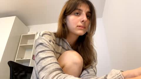 Lina online show from May 28, 2026, 5:21 pm