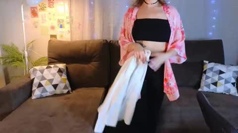 Beverly online show from September 19, 2025, 1:51 am