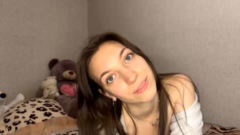 Bella online show from March 10, 2026, 8:47 pm