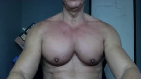 BGDKMUSCLEGUY - SELECTED BY CHATURBATE AS A TOP BROADCASTER FOR 2023 online show from November 13, 2025, 6:40 pm