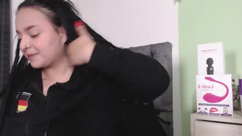 BiaBia online show from December 1, 2024, 4:29 pm